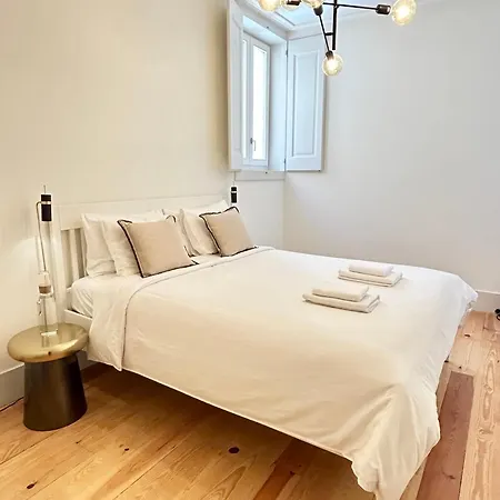 Private In Historic Center - Steps From Santa Justa Lift * Lisboa