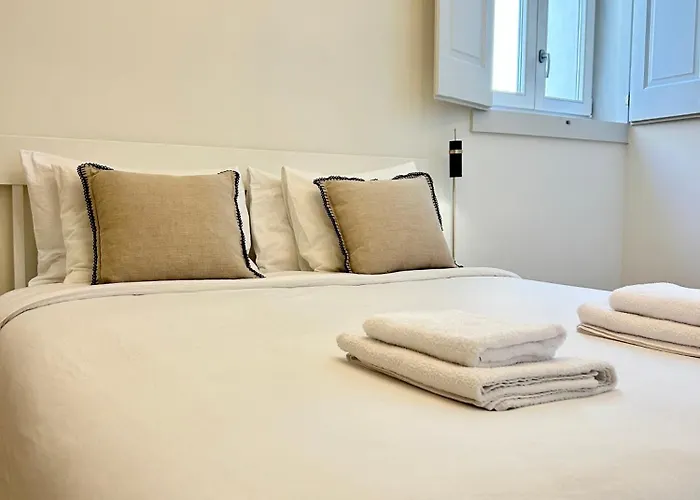 Private In Historic Center - Steps From Santa Justa Lift * Lisboa