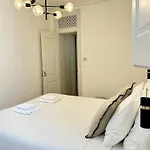Private In Historic Center - Steps From Santa Justa Lift Lissabon